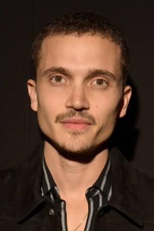 Picture of Karl Glusman