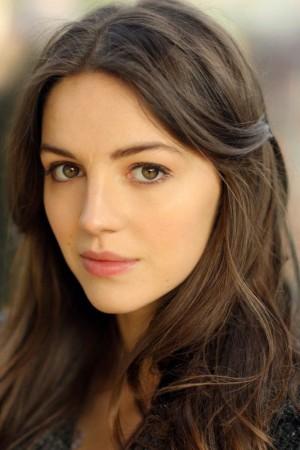 Picture of Ella Hunt