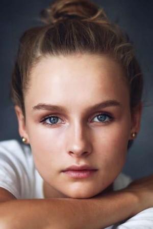 Picture of Olivia DeJonge