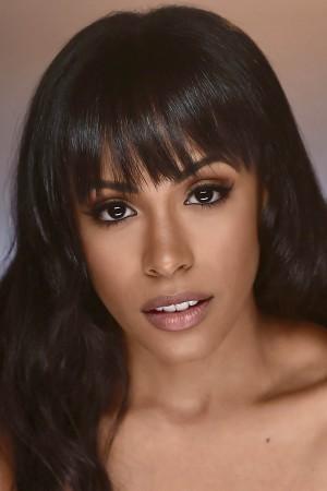Picture of Nicolette Robinson