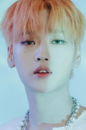 Picture of Kang Seok-Hwa