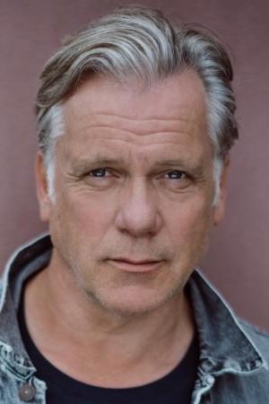 Picture of Erik Thomson