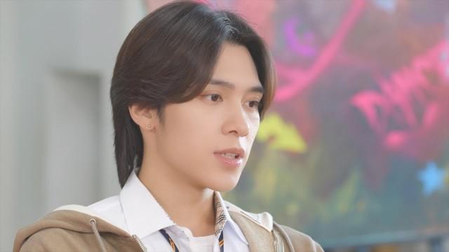 Interview : HENDERY | Invincible Youth 