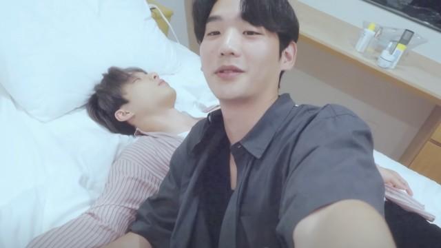 EP.3 JAEJUN sleeping in the bed ???? 'JIHAN, the camera is on... ????'