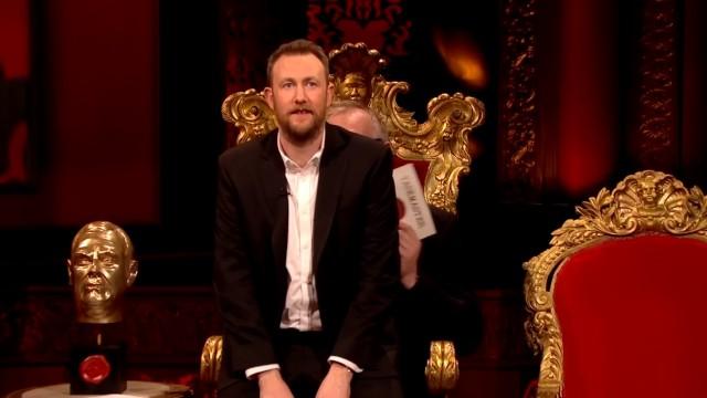 Series 6 - Exclusive Outtake - S6 Ep1 Alex Horne's Sexy Dance For Greg Davies