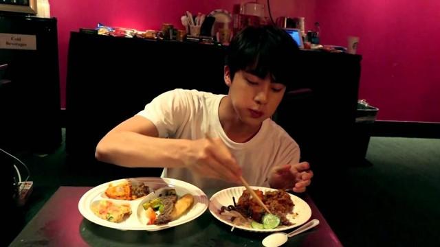 150825 밥 먹는 김석진 