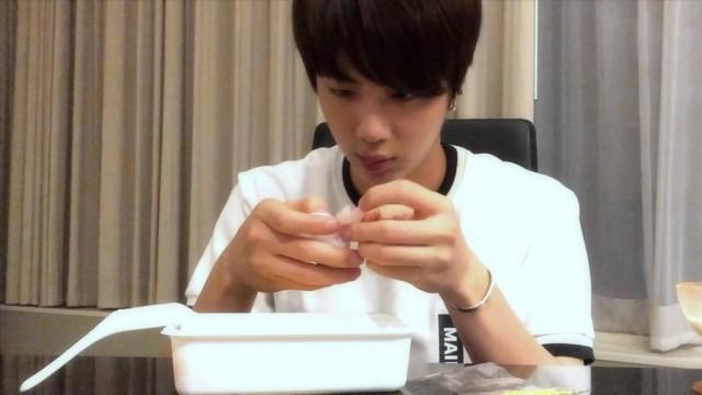 150820 밥 먹는 김석진 