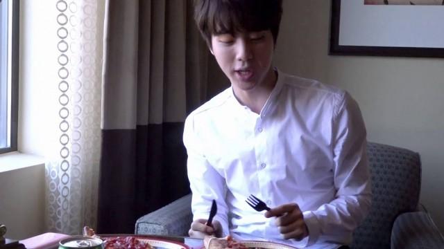 150830 밥 먹는 김석진 