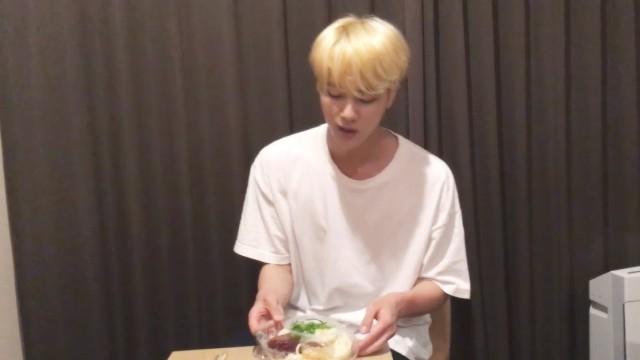 160624 밥 먹는 김석진 