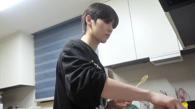 Myung Jaehyun & Taesan & Leehan's Lunchbox For Woonhak Vlog