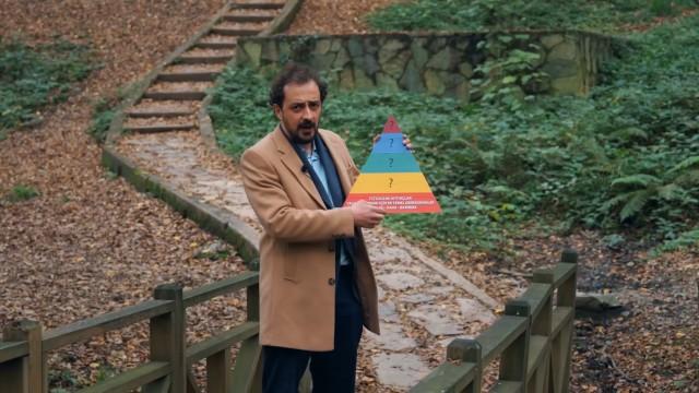 İsmet Ve – Ekonomi ve Enflasyon ve Marx ve Tantuni (3. Sezon 1. Bölüm)