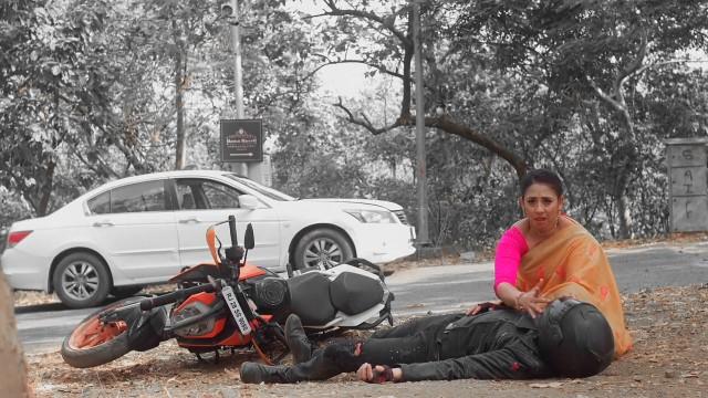 Vidya, Abhir's Road Accident!