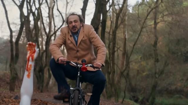 İsmet Ve – Korku ve Amigdala ve Vampir ve Köylü  (3. Sezon 6. Bölüm)