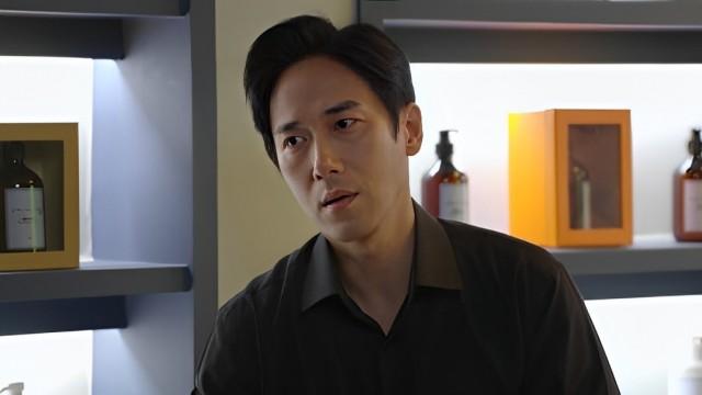 내가 너... 도와줄까? 친아버지 찾는 거...