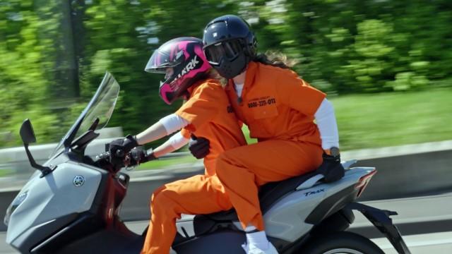 Celebrities on the run: The hunt begins!