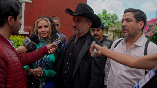 Santiago se confiesa con Jazmín