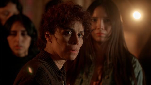Isabel se ve a escondidas con Barraza