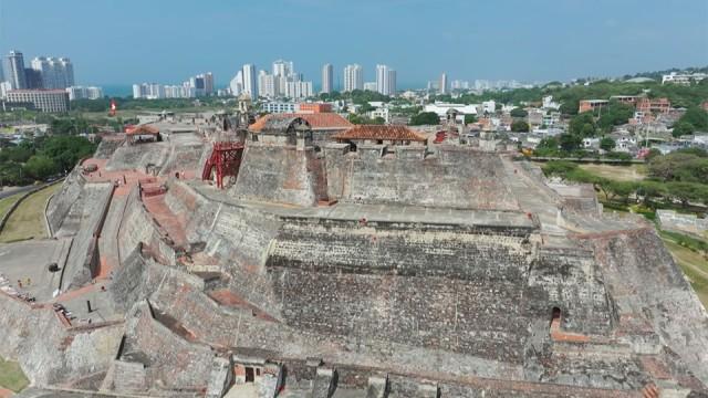 カリブ海 難攻不落の要塞都市