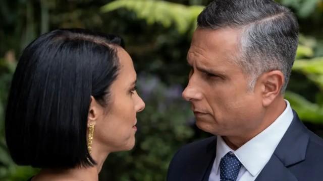 Mejía le pide a Paulina detener los planes de atentar contra Analía, pero ella no hace caso