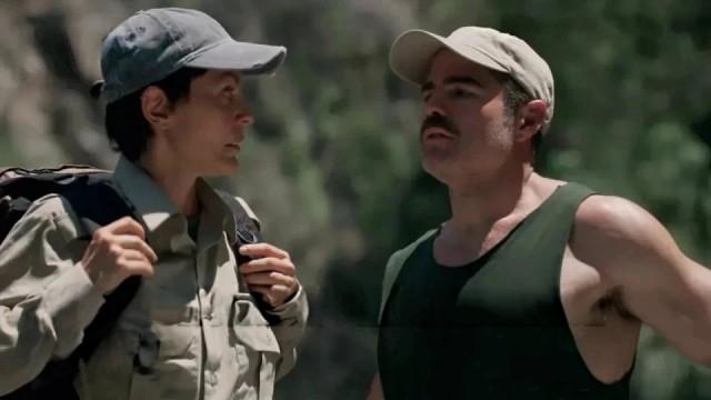 Analía logra escapar de los paramilitares con ayuda de Sebastián