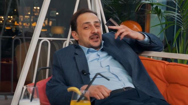 İsmet Ve - Uzay Ve Zaman Ve Piramit Ve Yemek