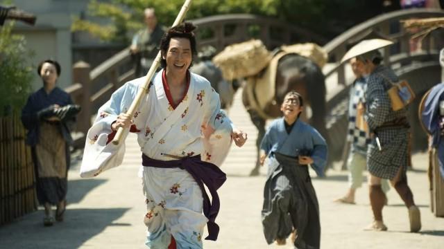 (1)「その男、円転自在」