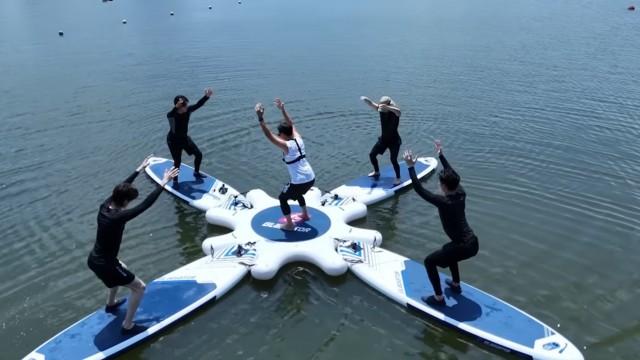 Gemini Fourth declare loudly! What kind of yoga is this? A whole new shower for the whole gang!