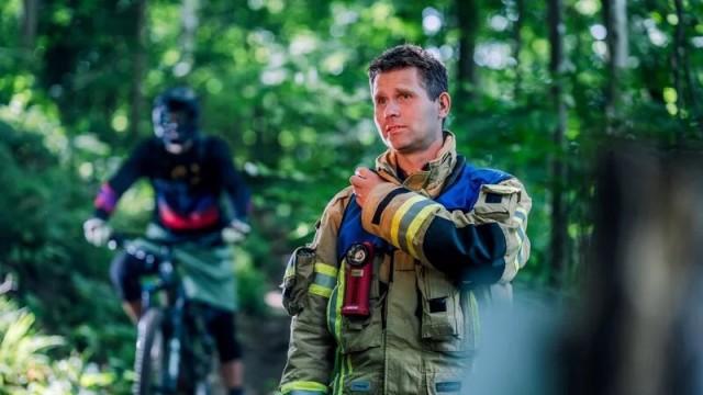Schwerer Sturz auf Downhillstrecke