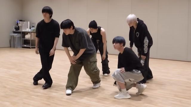 'The Star Chapter: TOGETHER' Dance Practice Behind