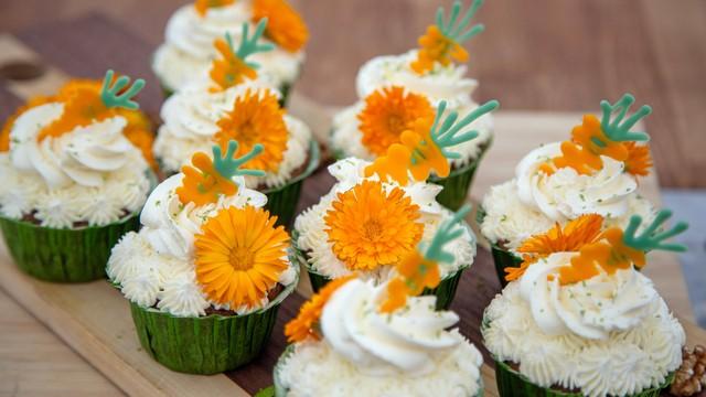 Cupcakes & cake pops