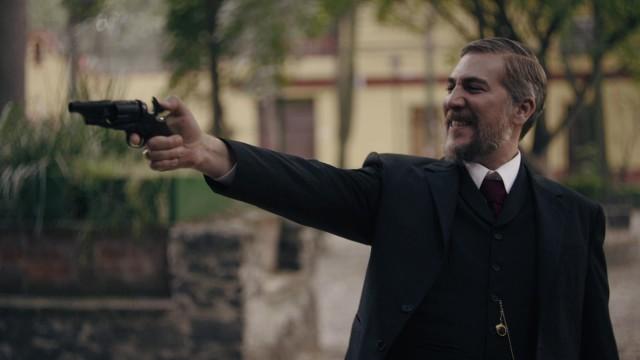 Glándula suprarrenal y laringe diferente