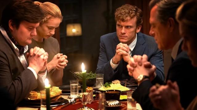 Carmen Curls the world