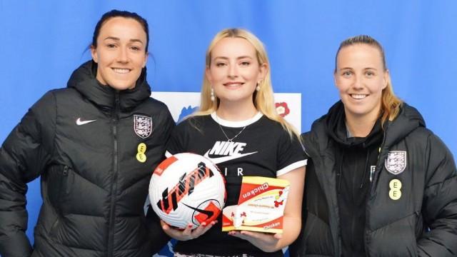 Lucy Bronze & Beth Mead