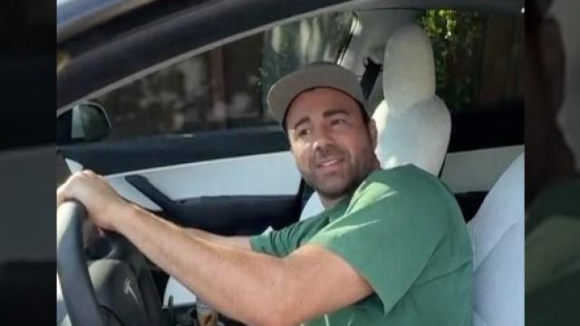 YouTuber Argues With Cop…