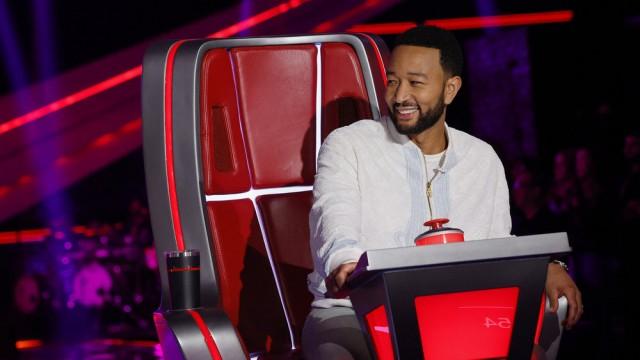 The Blind Auditions Premiere (1)