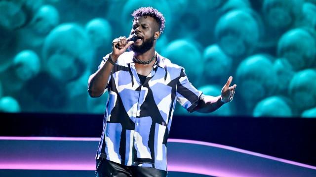 The Blind Auditions (2)