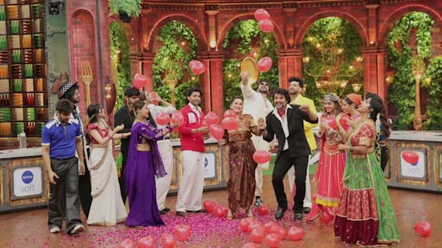 Dhak Dhak! Madhuri Graces the Show