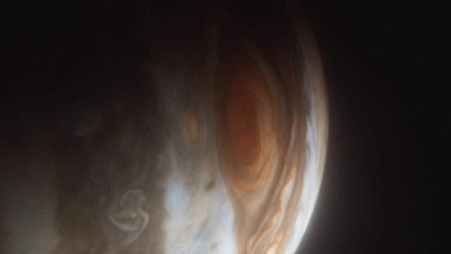 Les mystères du système solaire : les mondes agités