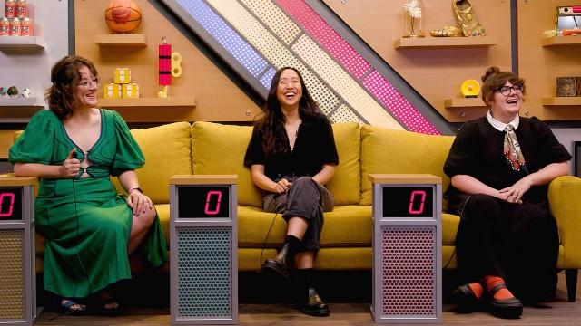 Jordan, Tien, and Jess Have a Touching Moment