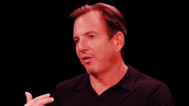 Will Arnett Wants to Fire His Publicist While Eating Spicy Wings