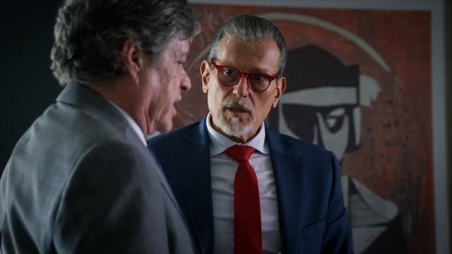 El dinero también compra silencios