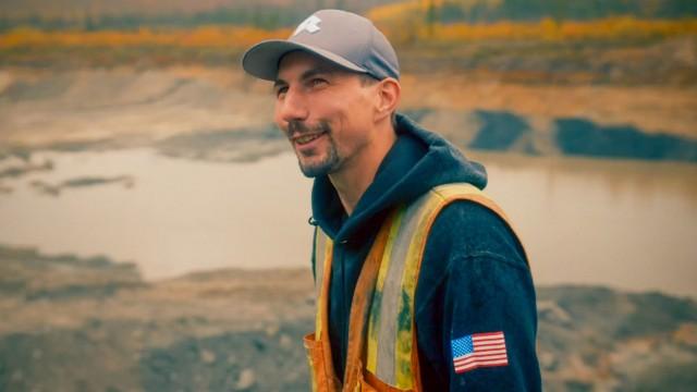 Golden Goose, Wounded Moose