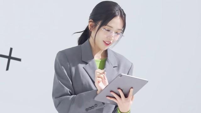 ANYUJIN x Hana Insurance Behind