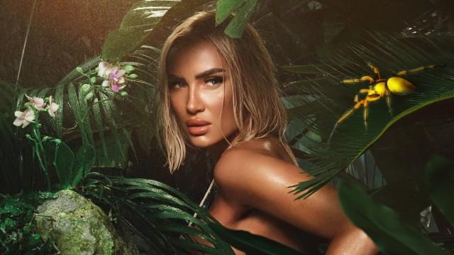 BEZ MASKI - Iza Macudzińska