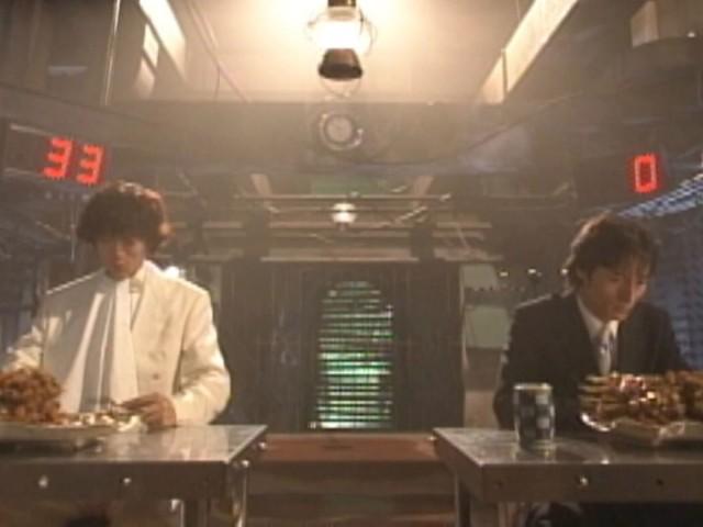 Forgive him...The friendship of flame! Enjoying the cool breeze barbecued chicken confrontion