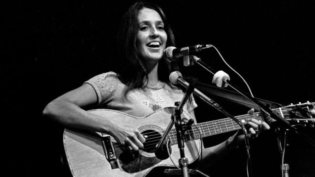 Joan Baez: How Sweet the Sound