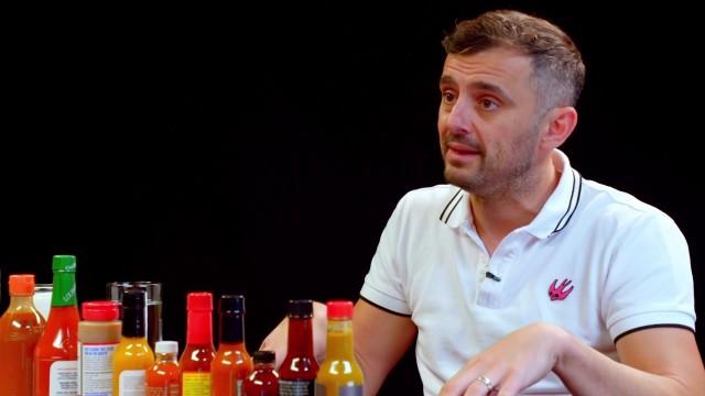 Gary Vaynerchuk Tests His Mental Toughness While Eating Spicy Wings