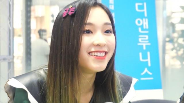 EP.32 Suwon Fan Signing Event (Gahyeon Cam VER.)