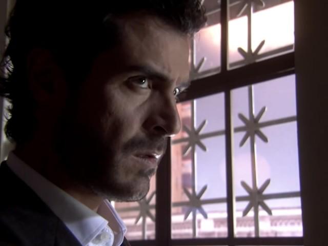 Florencia confronta a Samuel y le pregunta si él es cómplice de Renato