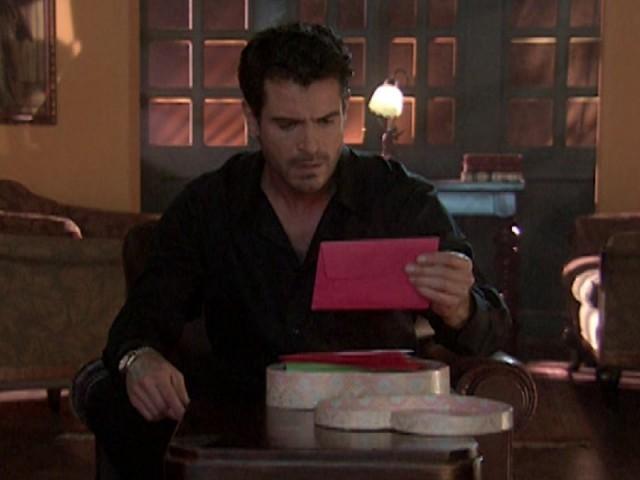 Marco descubre todas las cartas de Florencia